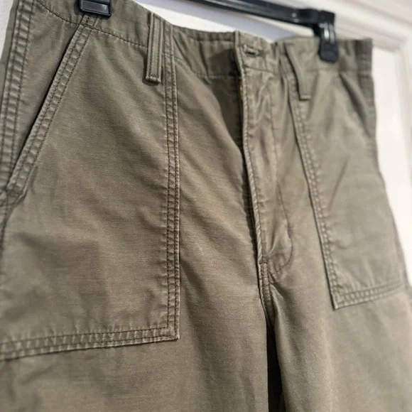 Women’s Levi’s rib cage, straight, utility pants. - Picture 2 of 7